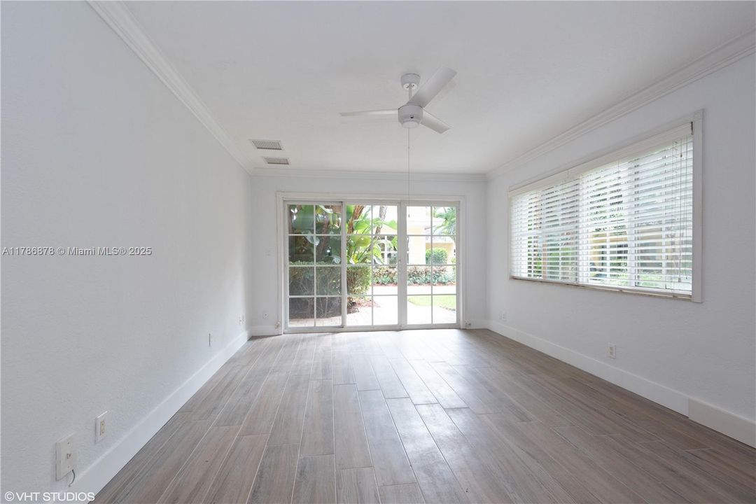 Recently Rented: $2,250 (2 beds, 2 baths, 960 Square Feet)