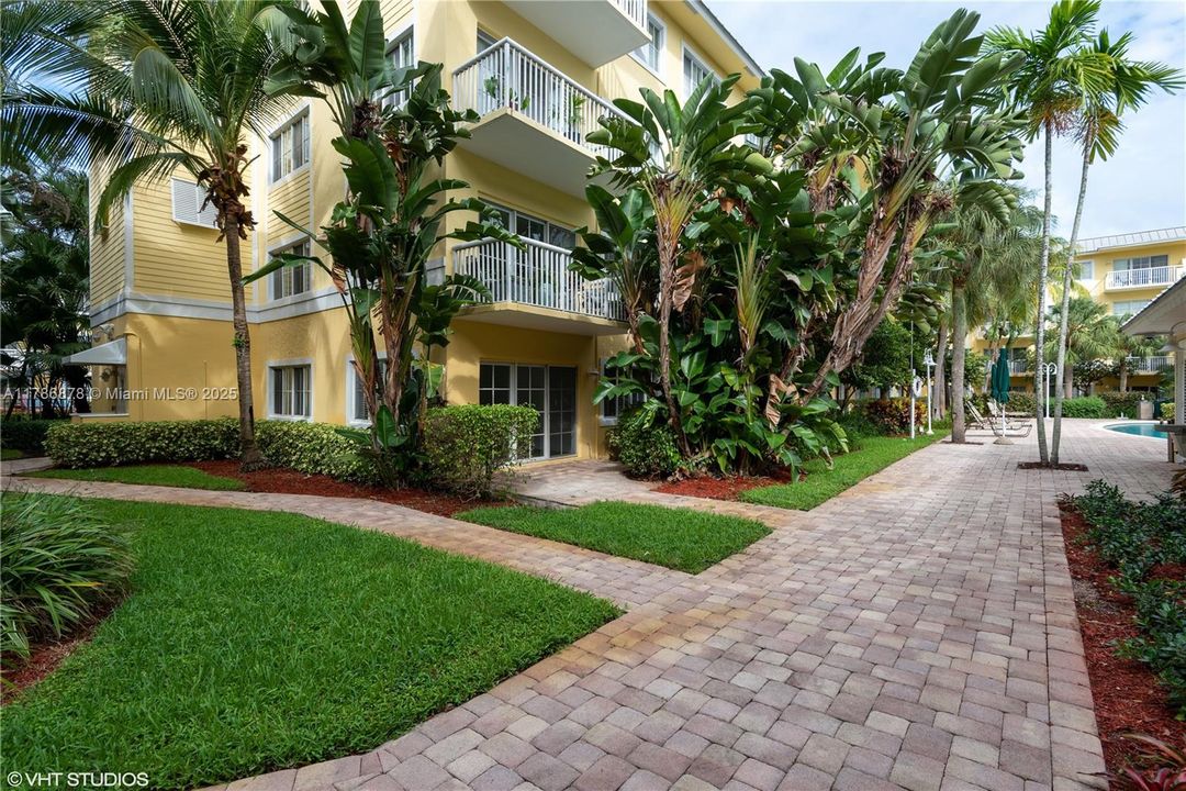 Recently Rented: $2,250 (2 beds, 2 baths, 960 Square Feet)