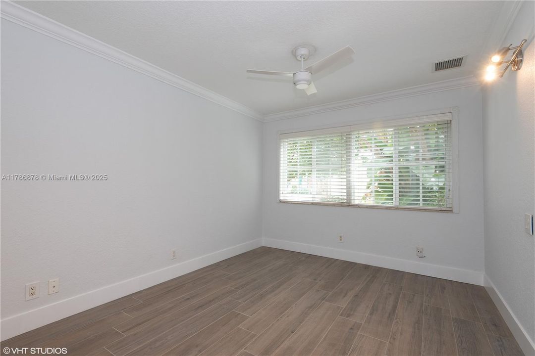 Recently Rented: $2,250 (2 beds, 2 baths, 960 Square Feet)