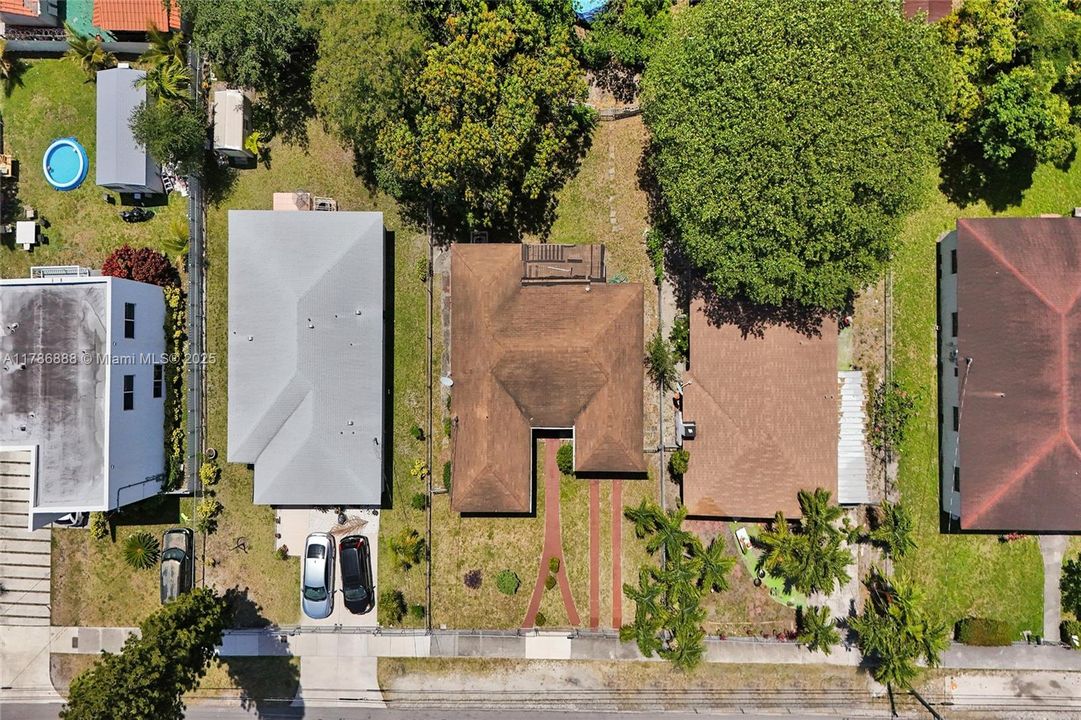 Recently Sold: $350,000 (3 beds, 1 baths, 1089 Square Feet)