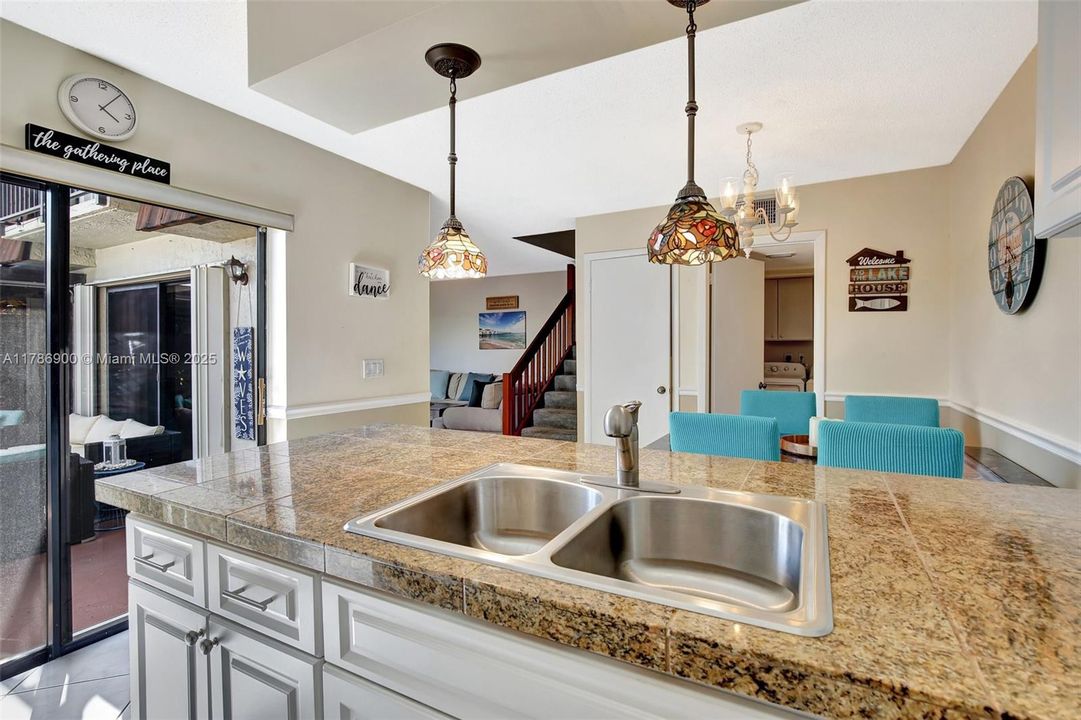 For Sale: $434,000 (3 beds, 2 baths, 1654 Square Feet)