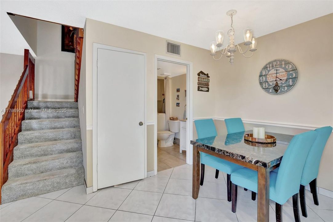 For Sale: $434,000 (3 beds, 2 baths, 1654 Square Feet)