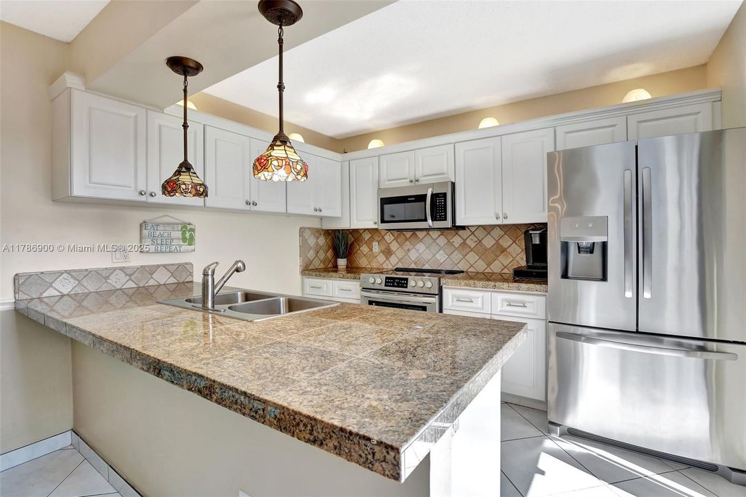 For Sale: $434,000 (3 beds, 2 baths, 1654 Square Feet)