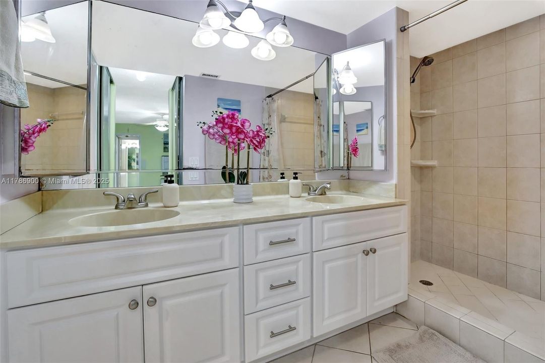 For Sale: $434,000 (3 beds, 2 baths, 1654 Square Feet)