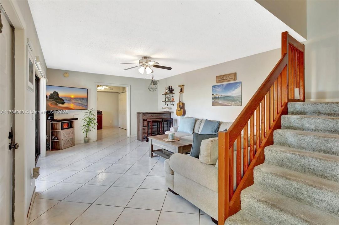 For Sale: $434,000 (3 beds, 2 baths, 1654 Square Feet)