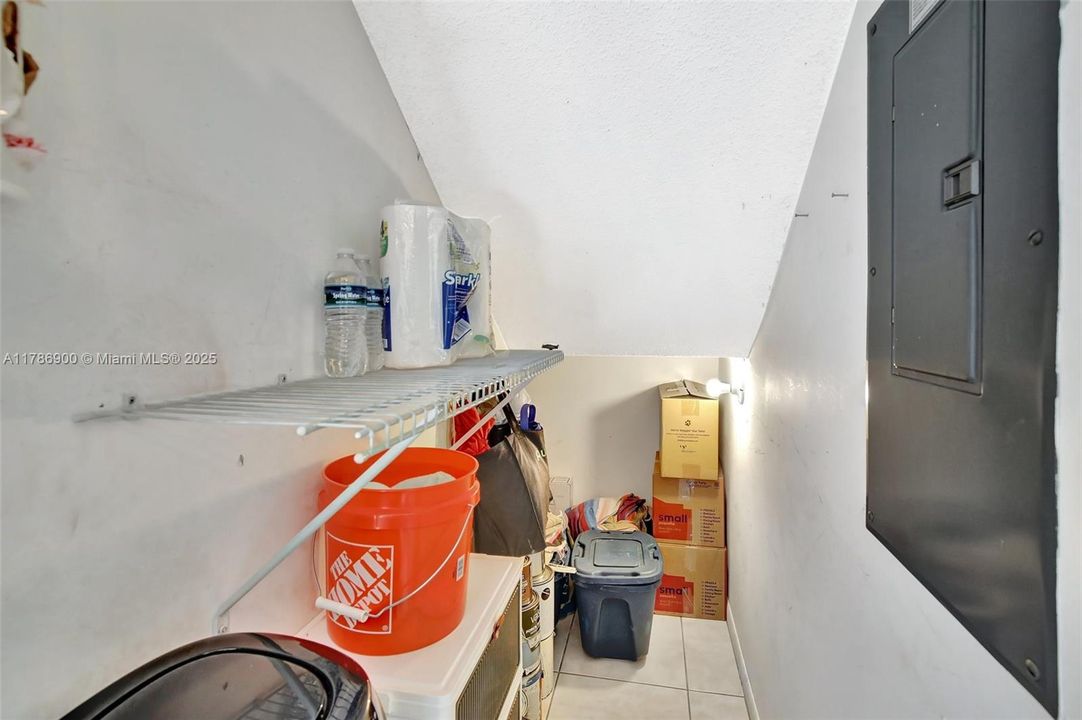 For Sale: $434,000 (3 beds, 2 baths, 1654 Square Feet)