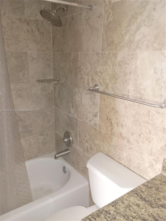 Recently Rented: $2,400 (2 beds, 2 baths, 1200 Square Feet)