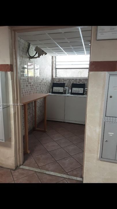 Recently Rented: $2,400 (2 beds, 2 baths, 1200 Square Feet)