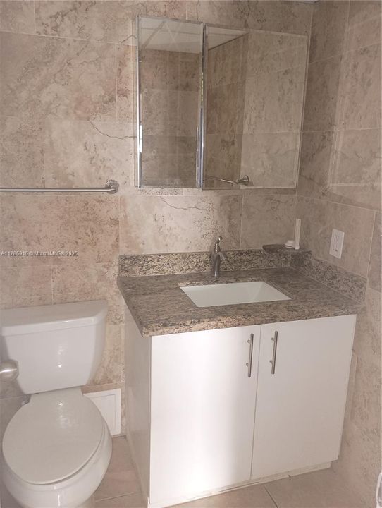 Recently Rented: $2,400 (2 beds, 2 baths, 1200 Square Feet)