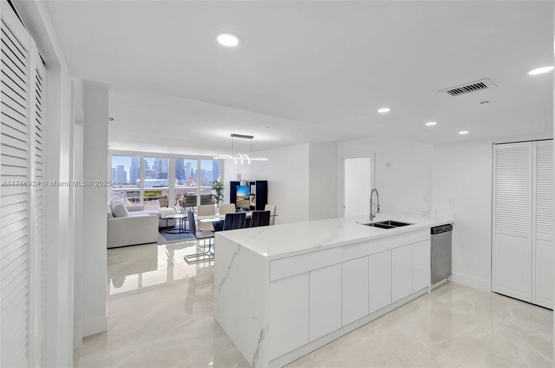 Recientemente alquilado: $7,000 (3 camas, 3 baños, 1827 Pies cuadrados)