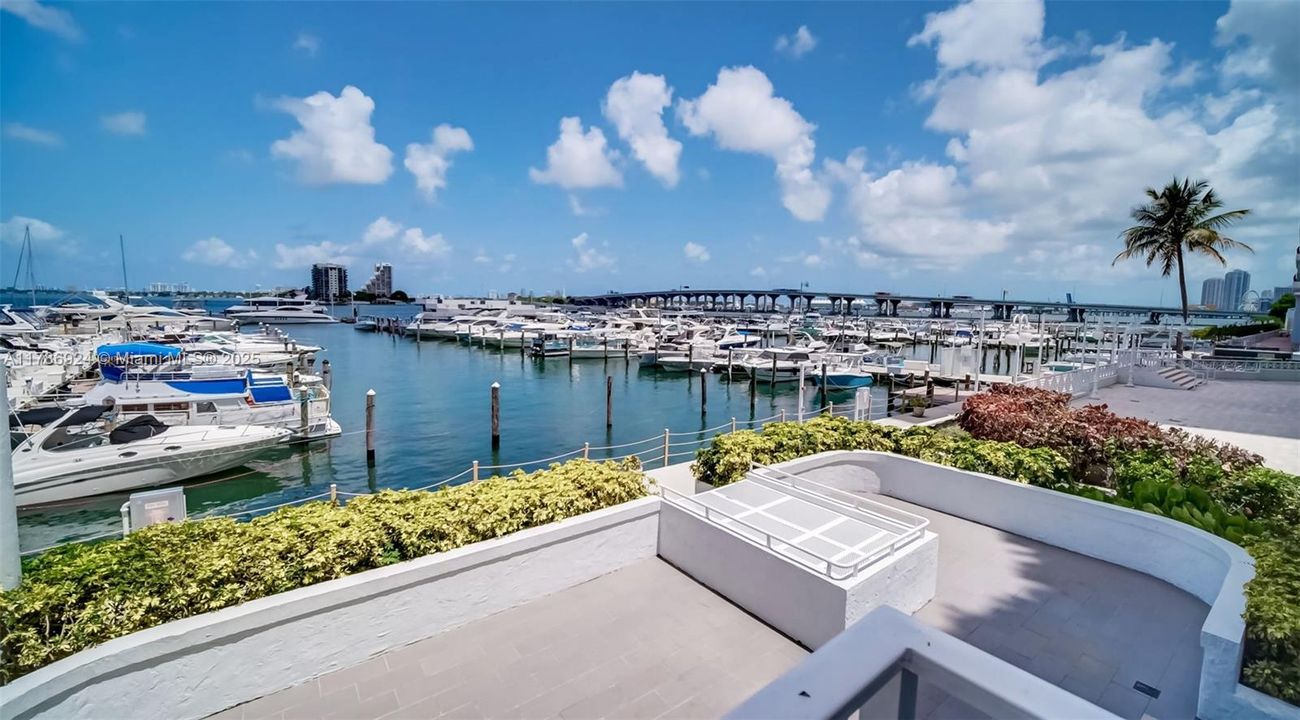 Recientemente alquilado: $7,000 (3 camas, 3 baños, 1827 Pies cuadrados)