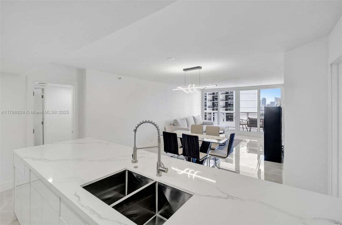 Recientemente alquilado: $7,000 (3 camas, 3 baños, 1827 Pies cuadrados)