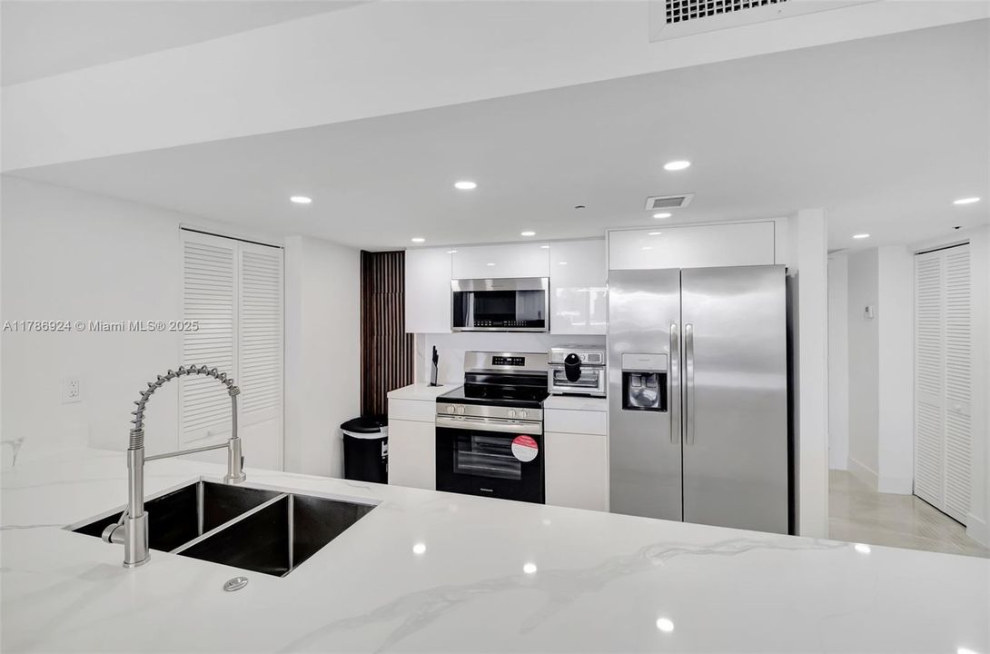 Recientemente alquilado: $7,000 (3 camas, 3 baños, 1827 Pies cuadrados)