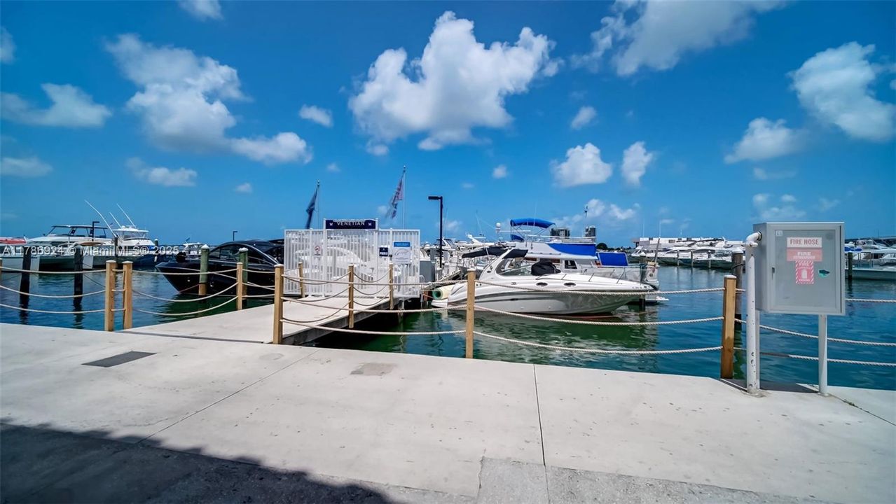 Recientemente alquilado: $7,000 (3 camas, 3 baños, 1827 Pies cuadrados)