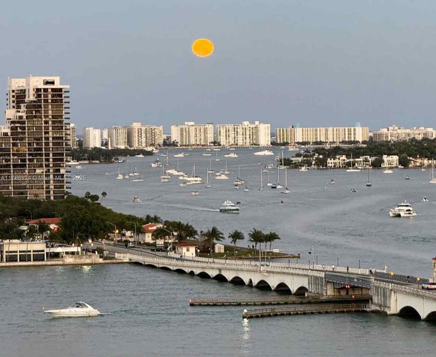 Recientemente alquilado: $7,000 (3 camas, 3 baños, 1827 Pies cuadrados)