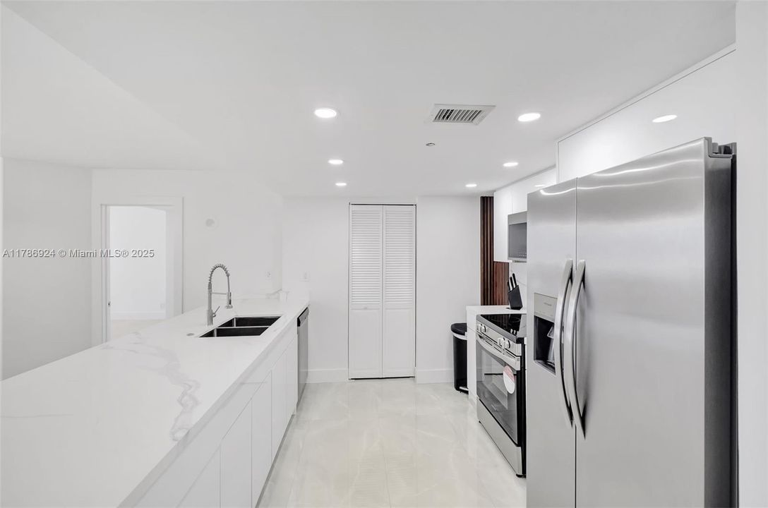 Recientemente alquilado: $7,000 (3 camas, 3 baños, 1827 Pies cuadrados)