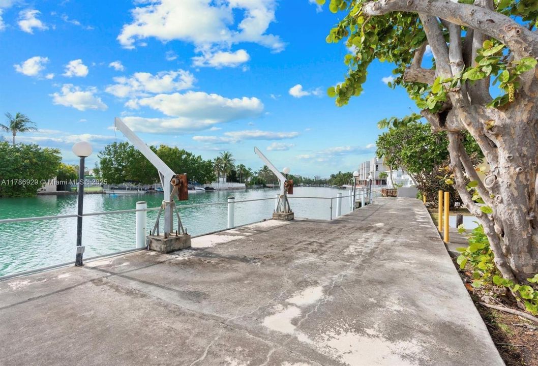 待售: $369,900 (2 贝兹, 2 浴室, 1058 平方英尺)