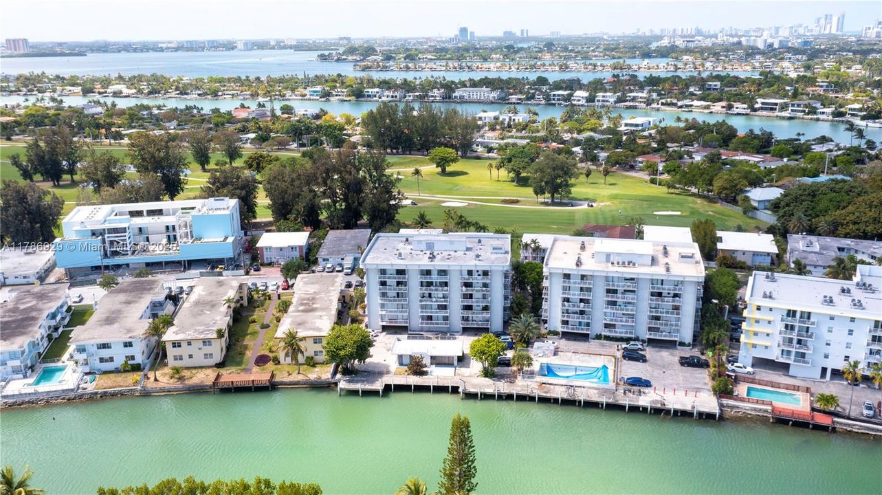 待售: $369,900 (2 贝兹, 2 浴室, 1058 平方英尺)