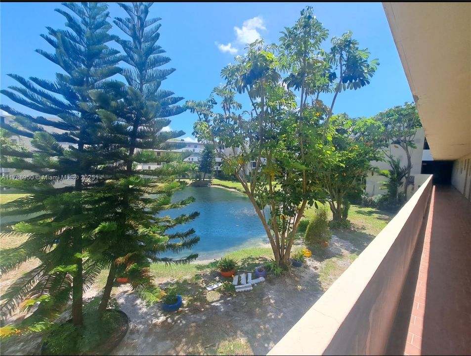 Recently Sold: $149,900 (2 beds, 2 baths, 1315 Square Feet)