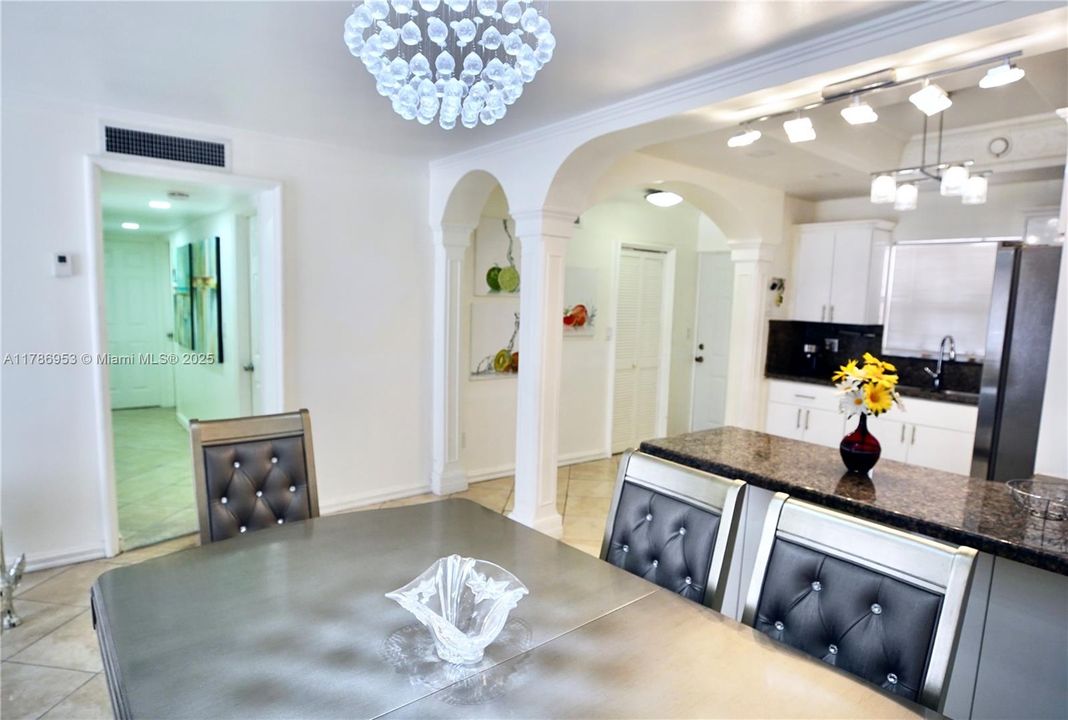 Recently Rented: $2,550 (3 beds, 2 baths, 1207 Square Feet)