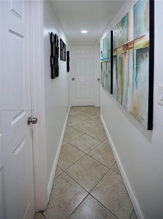 Recently Rented: $2,550 (3 beds, 2 baths, 1207 Square Feet)