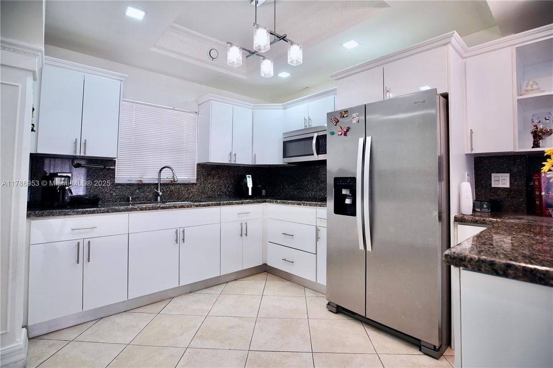 Recently Rented: $2,550 (3 beds, 2 baths, 1207 Square Feet)