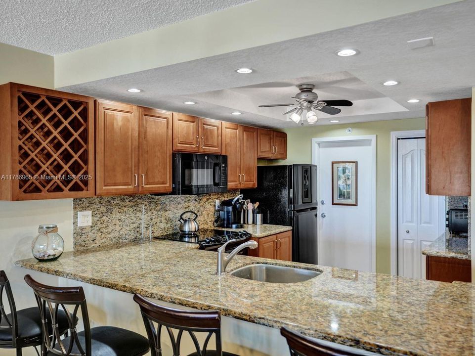 Activo con contrato: $3,200 (2 camas, 2 baños, 1070 Pies cuadrados)