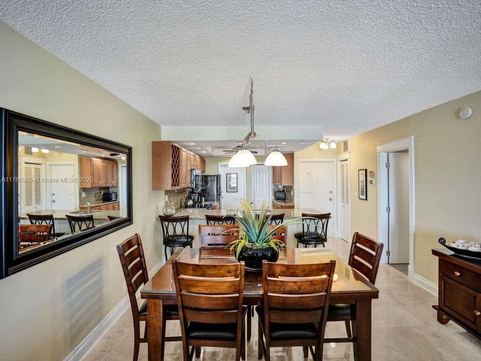 Activo con contrato: $3,200 (2 camas, 2 baños, 1070 Pies cuadrados)