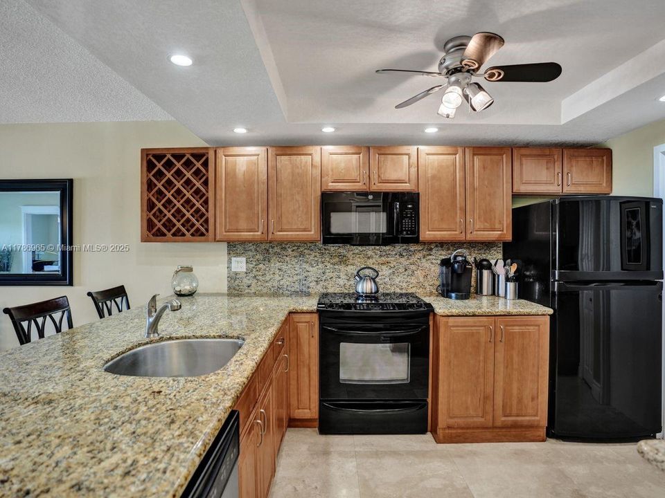 Activo con contrato: $3,200 (2 camas, 2 baños, 1070 Pies cuadrados)