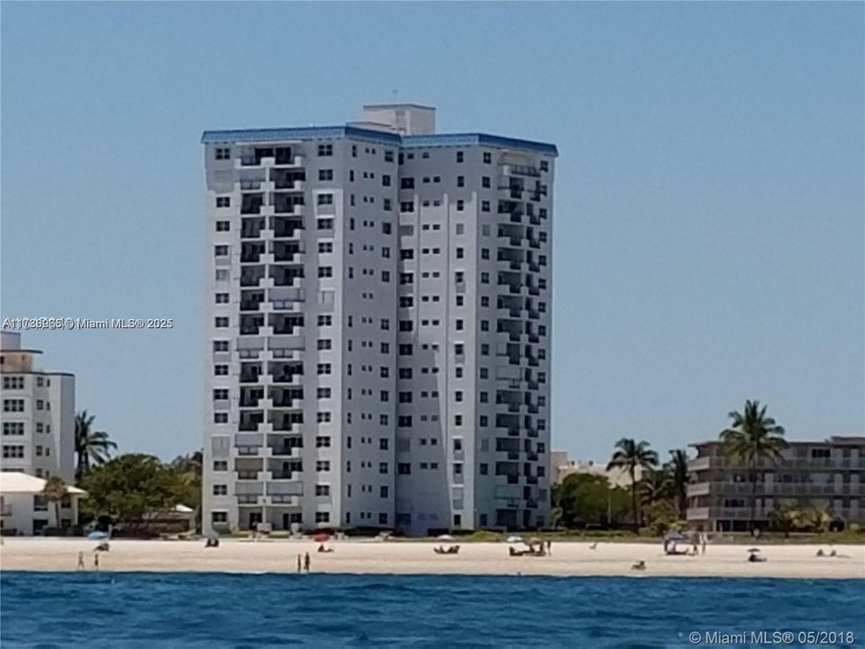 Activo con contrato: $3,200 (2 camas, 2 baños, 1070 Pies cuadrados)