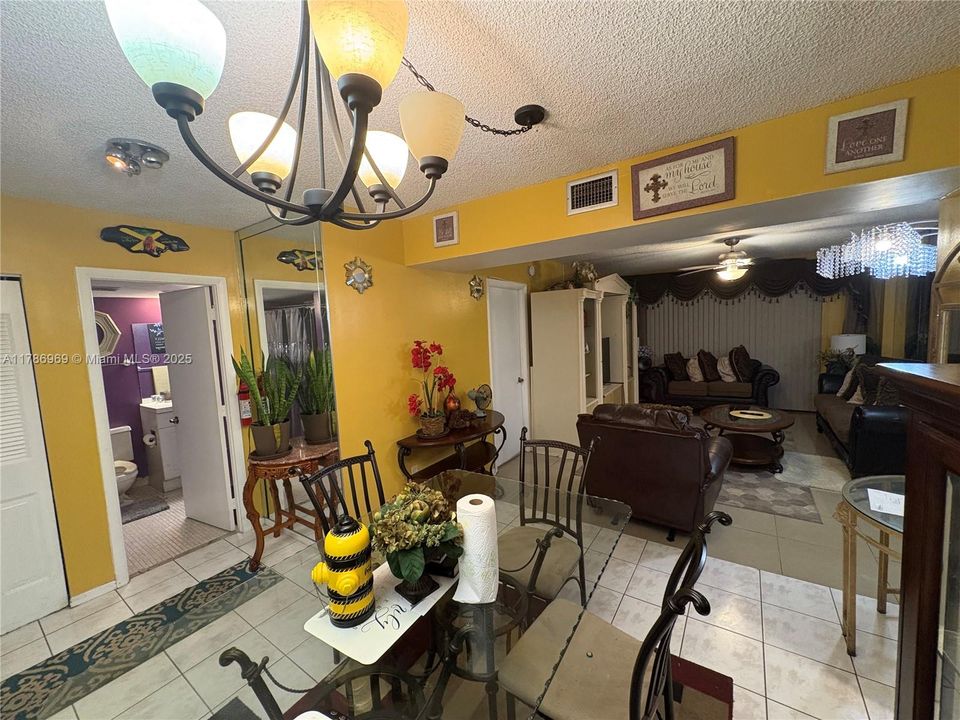 For Sale: $116,000 (2 beds, 2 baths, 972 Square Feet)