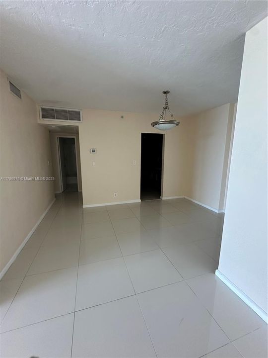 Недавно арендовано: $3,000 (2 спален, 1 ванн, 1251 Квадратных фут)