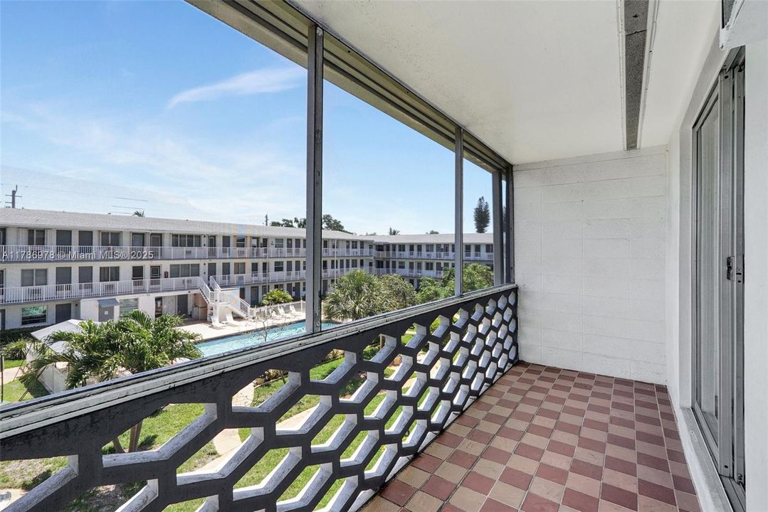 Recently Sold: $62,000 (1 beds, 1 baths, 620 Square Feet)