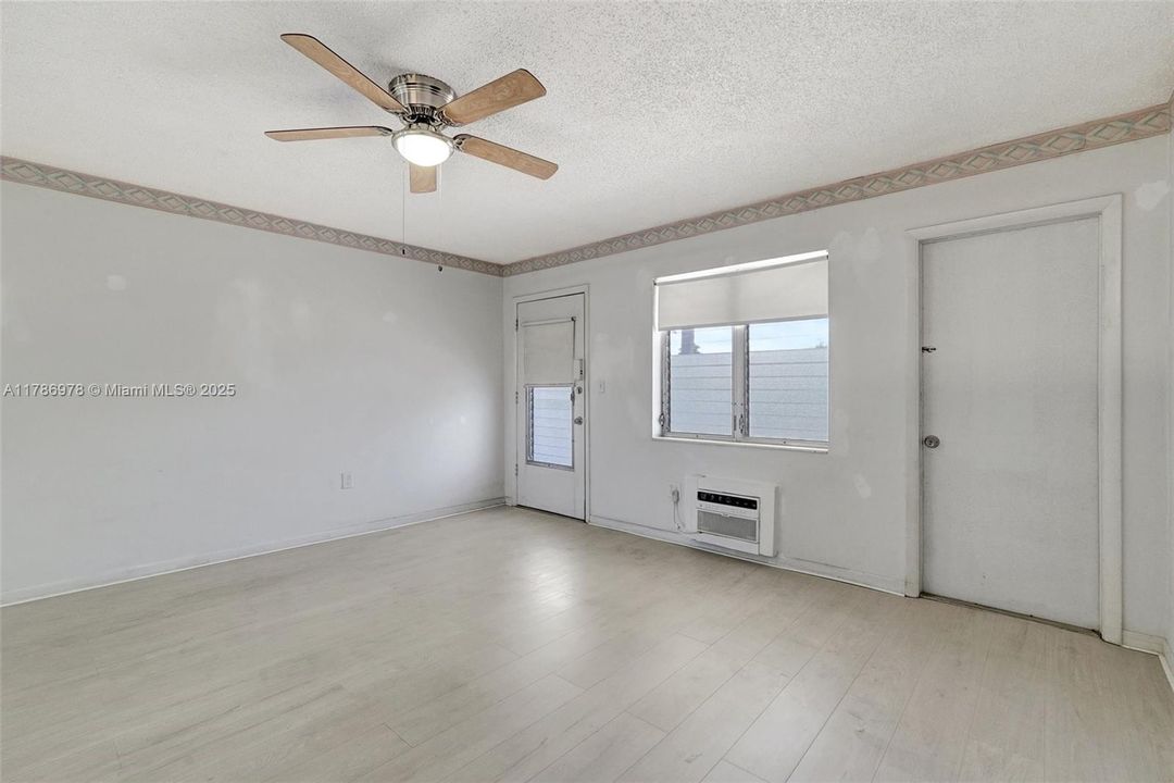 Recently Sold: $62,000 (1 beds, 1 baths, 620 Square Feet)