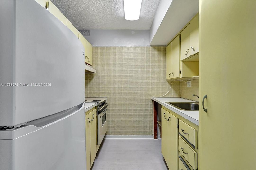 Recently Sold: $62,000 (1 beds, 1 baths, 620 Square Feet)