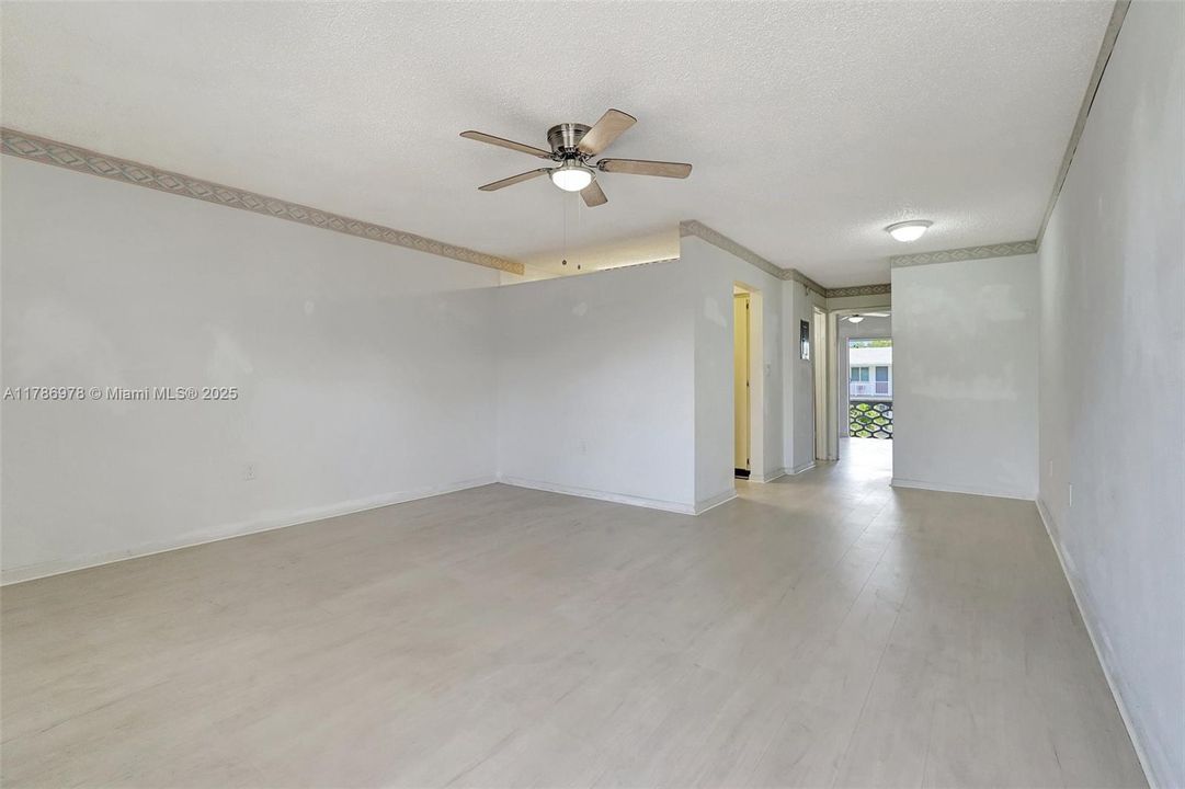 Recently Sold: $62,000 (1 beds, 1 baths, 620 Square Feet)