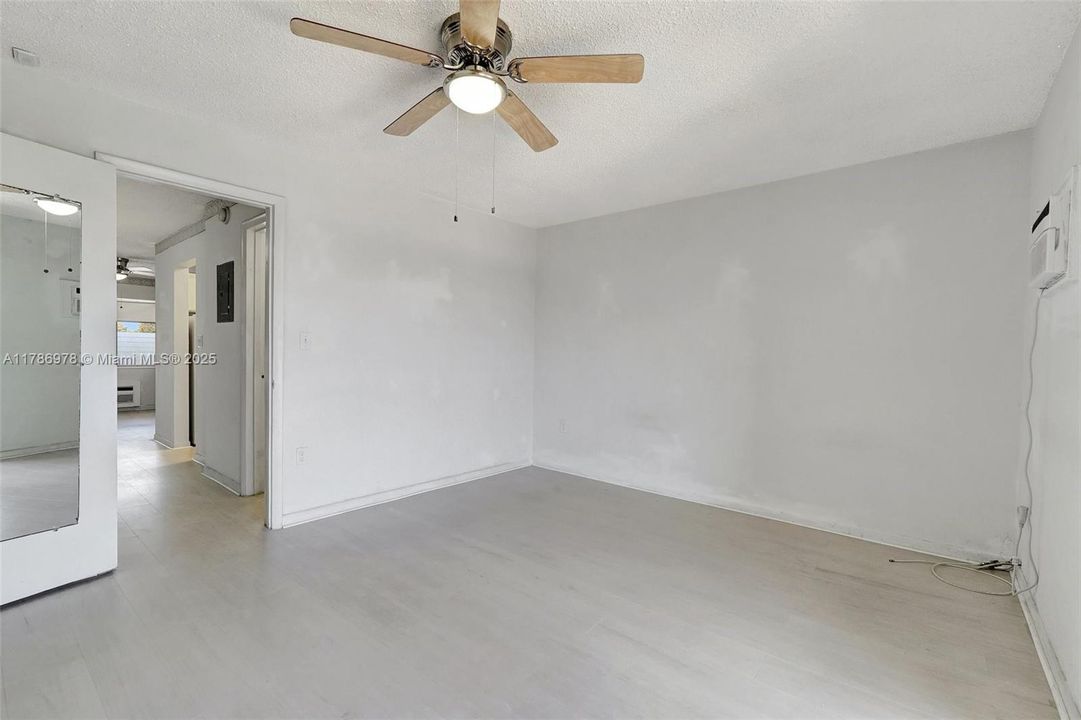 Recently Sold: $62,000 (1 beds, 1 baths, 620 Square Feet)