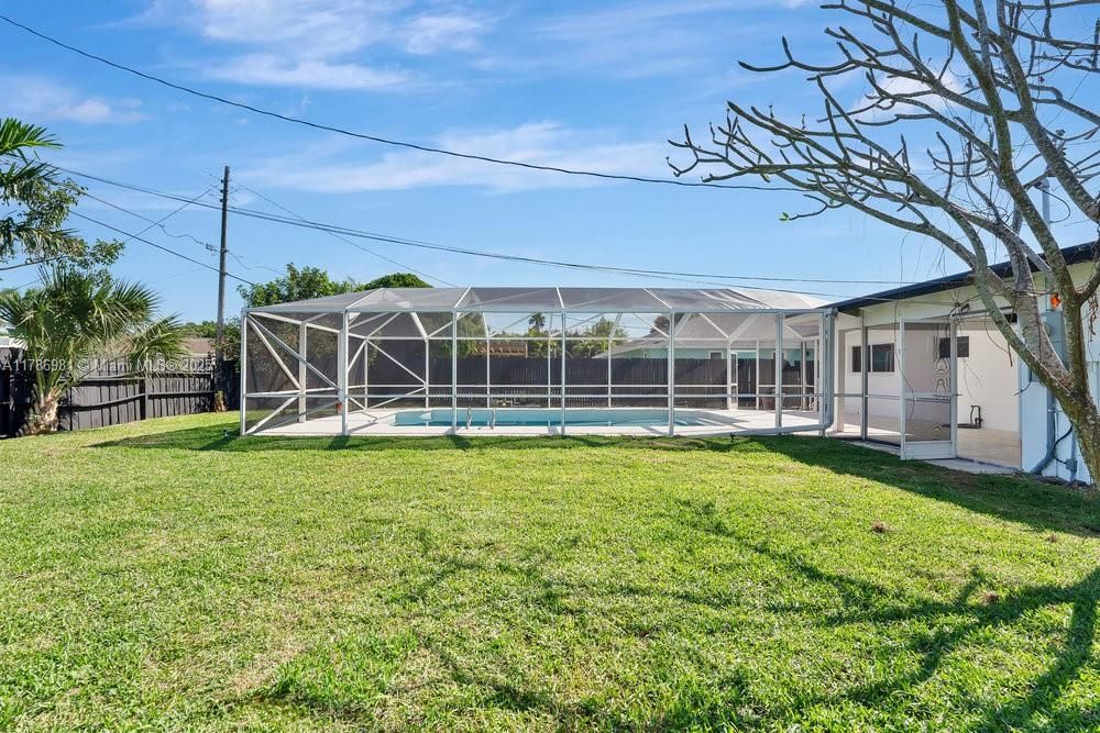 Recently Rented: $3,700 (3 beds, 2 baths, 1322 Square Feet)