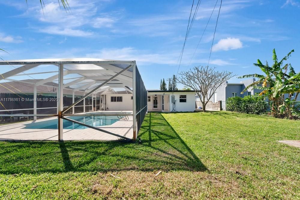 Recently Rented: $3,700 (3 beds, 2 baths, 1322 Square Feet)