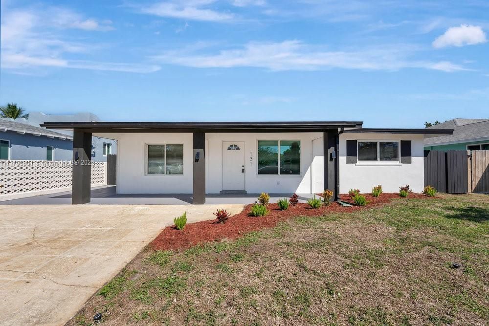 Recently Rented: $3,700 (3 beds, 2 baths, 1322 Square Feet)