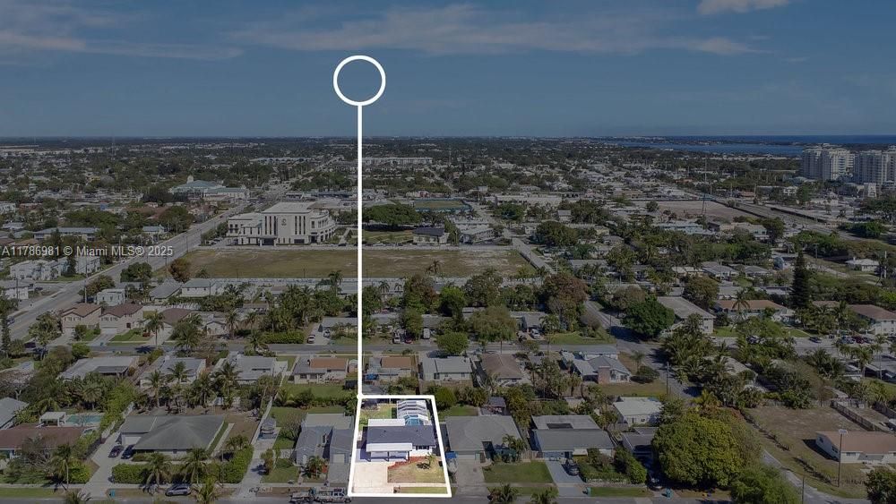 Recently Rented: $3,700 (3 beds, 2 baths, 1322 Square Feet)