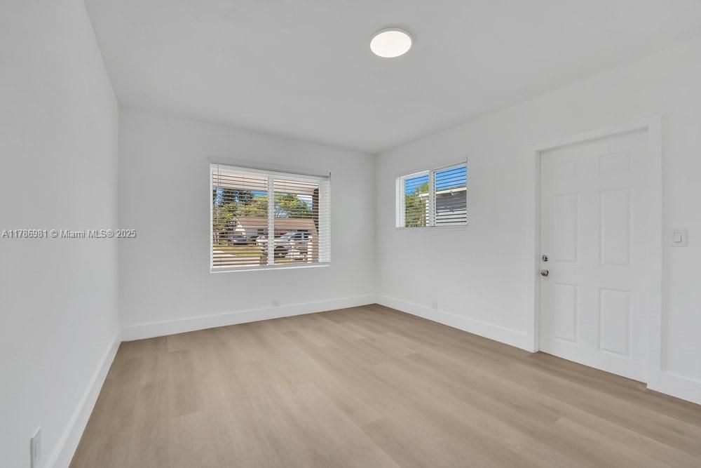 Recently Rented: $3,700 (3 beds, 2 baths, 1322 Square Feet)