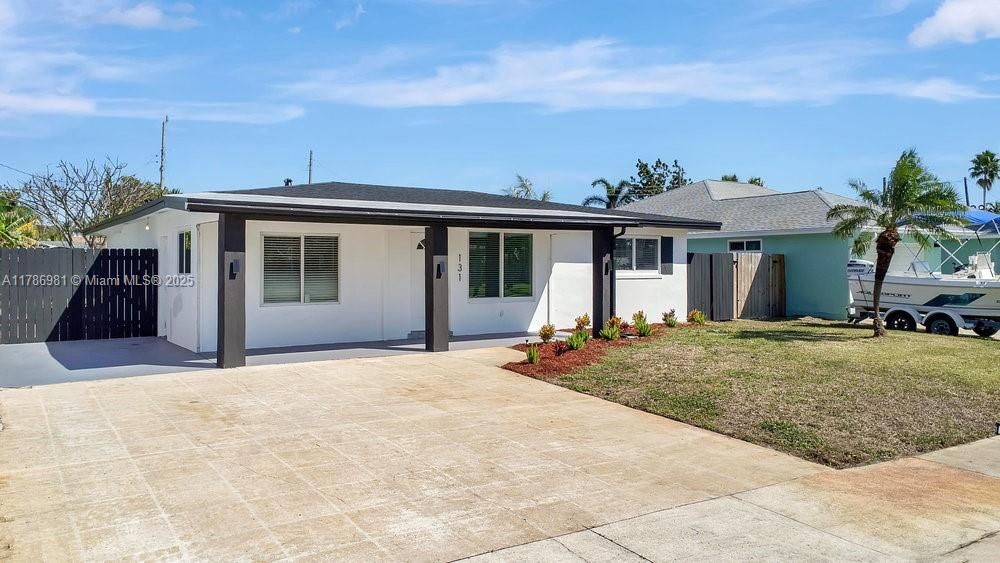 Recently Rented: $3,700 (3 beds, 2 baths, 1322 Square Feet)