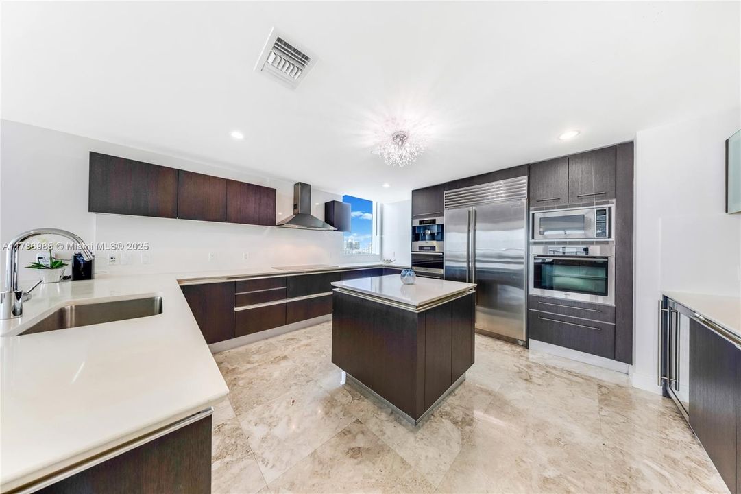 For Rent: $16,850 (4 beds, 4 baths, 2394 Square Feet)