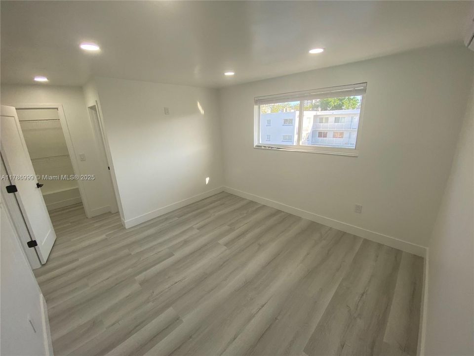 最近租的: $2,300 (1 贝兹, 1 浴室, 507 平方英尺)