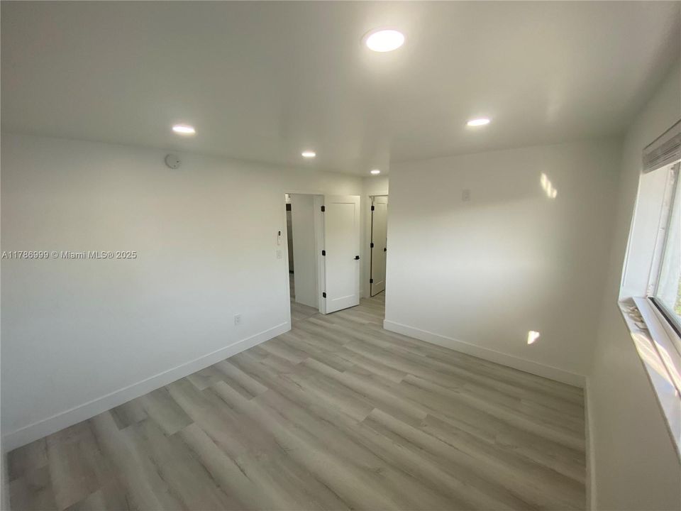 最近租的: $2,300 (1 贝兹, 1 浴室, 507 平方英尺)