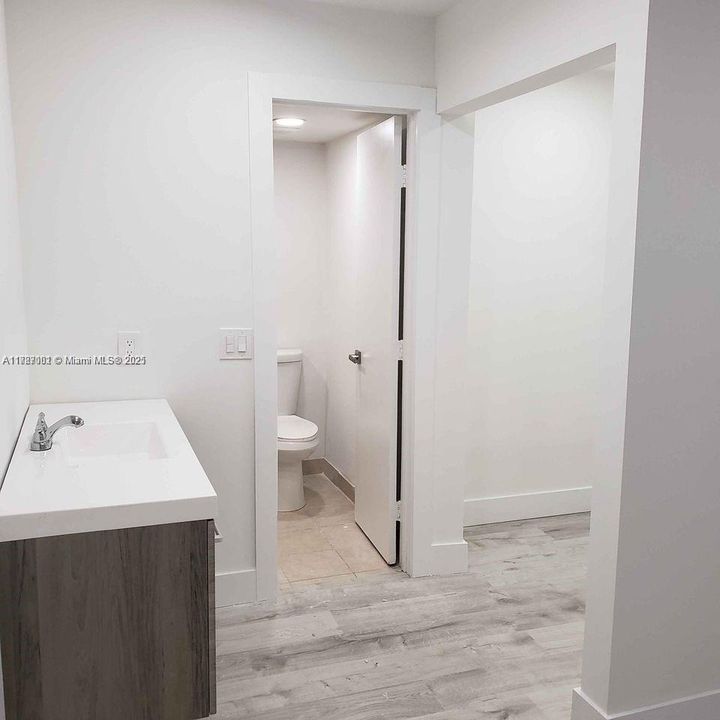 Vendido Recientemente: $260,000 (2 camas, 2 baños, 1110 Pies cuadrados)