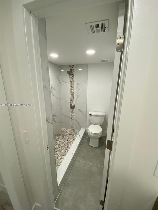 Vendido Recientemente: $260,000 (2 camas, 2 baños, 1110 Pies cuadrados)