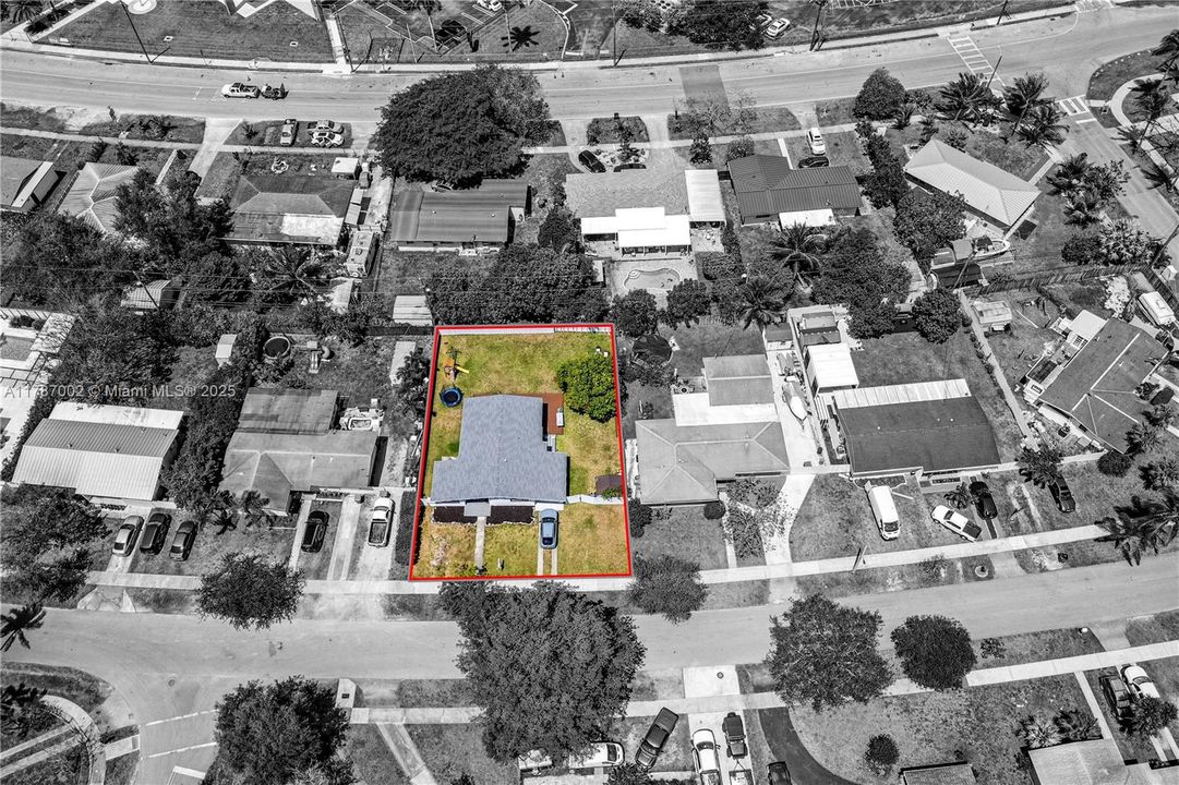 Active With Contract: $550,000 (3 beds, 1 baths, 1125 Square Feet)