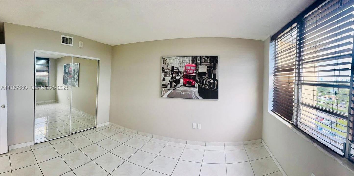 For Sale: $138,000 (1 beds, 1 baths, 947 Square Feet)